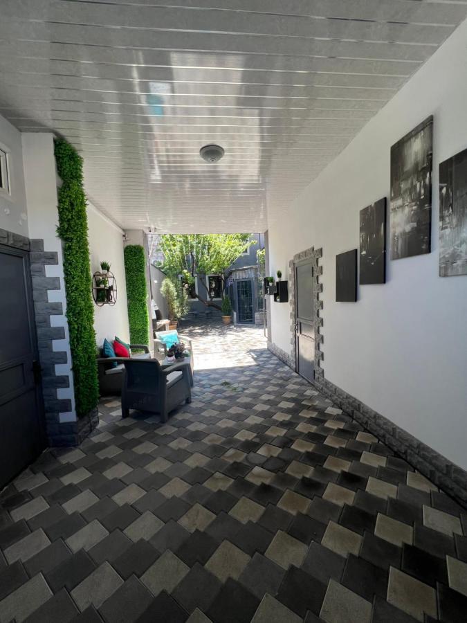 Appartamento Cool Blue Interior Self Check In Erevan Esterno foto