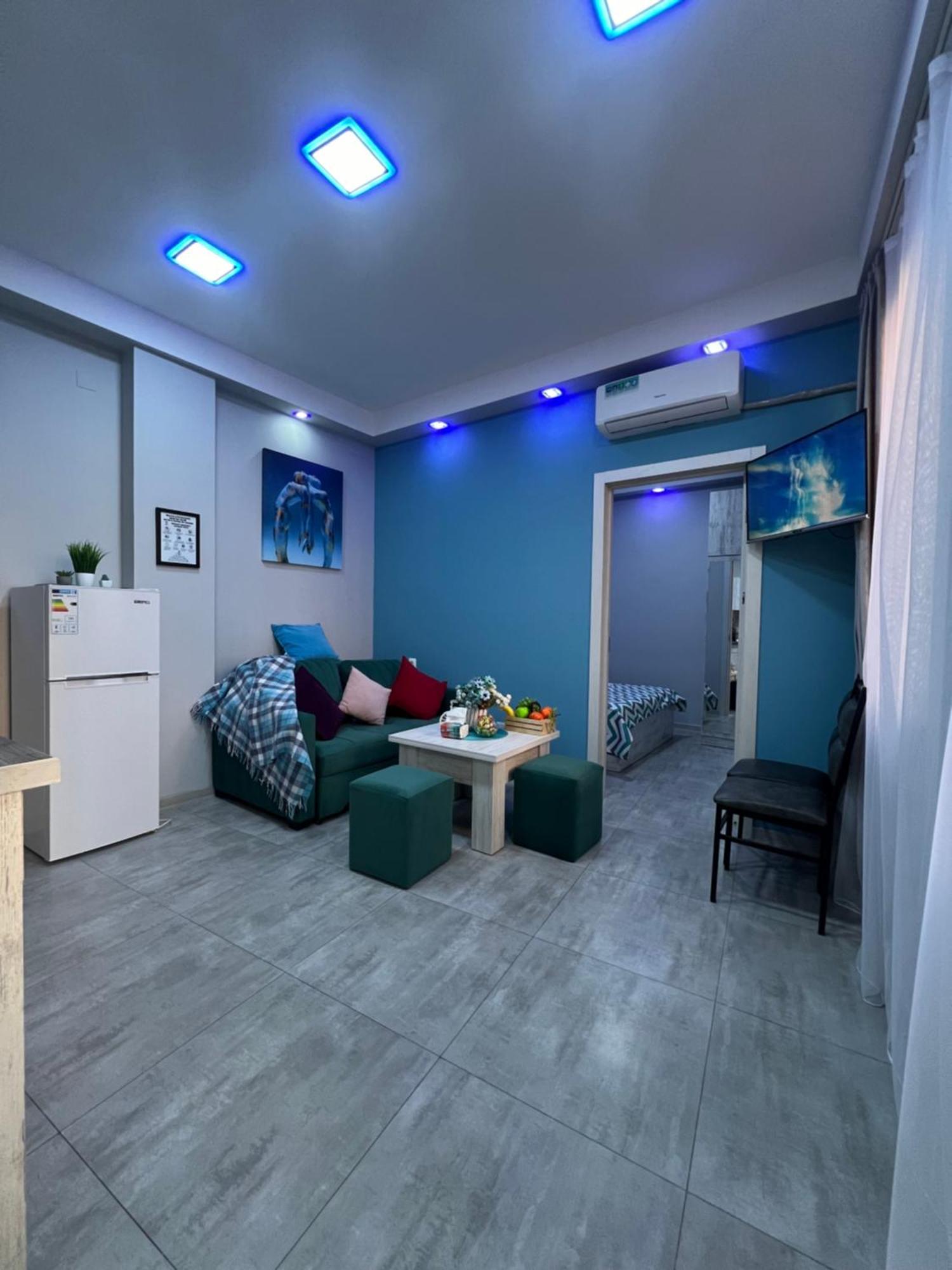 Appartamento Cool Blue Interior Self Check In Erevan Esterno foto