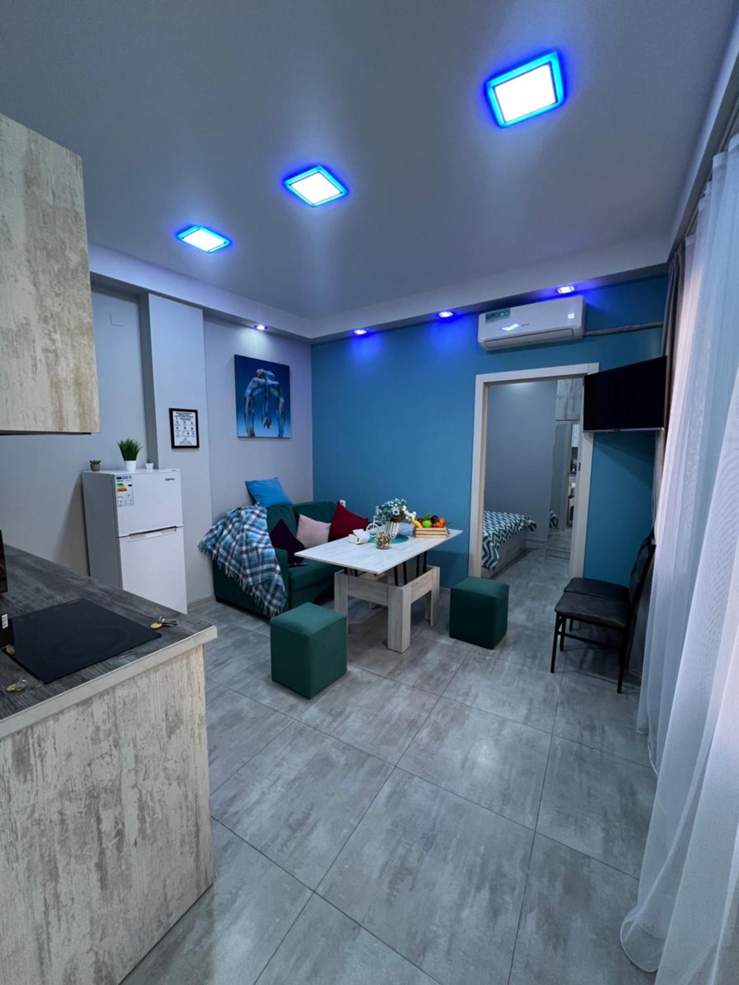 Appartamento Cool Blue Interior Self Check In Erevan Esterno foto