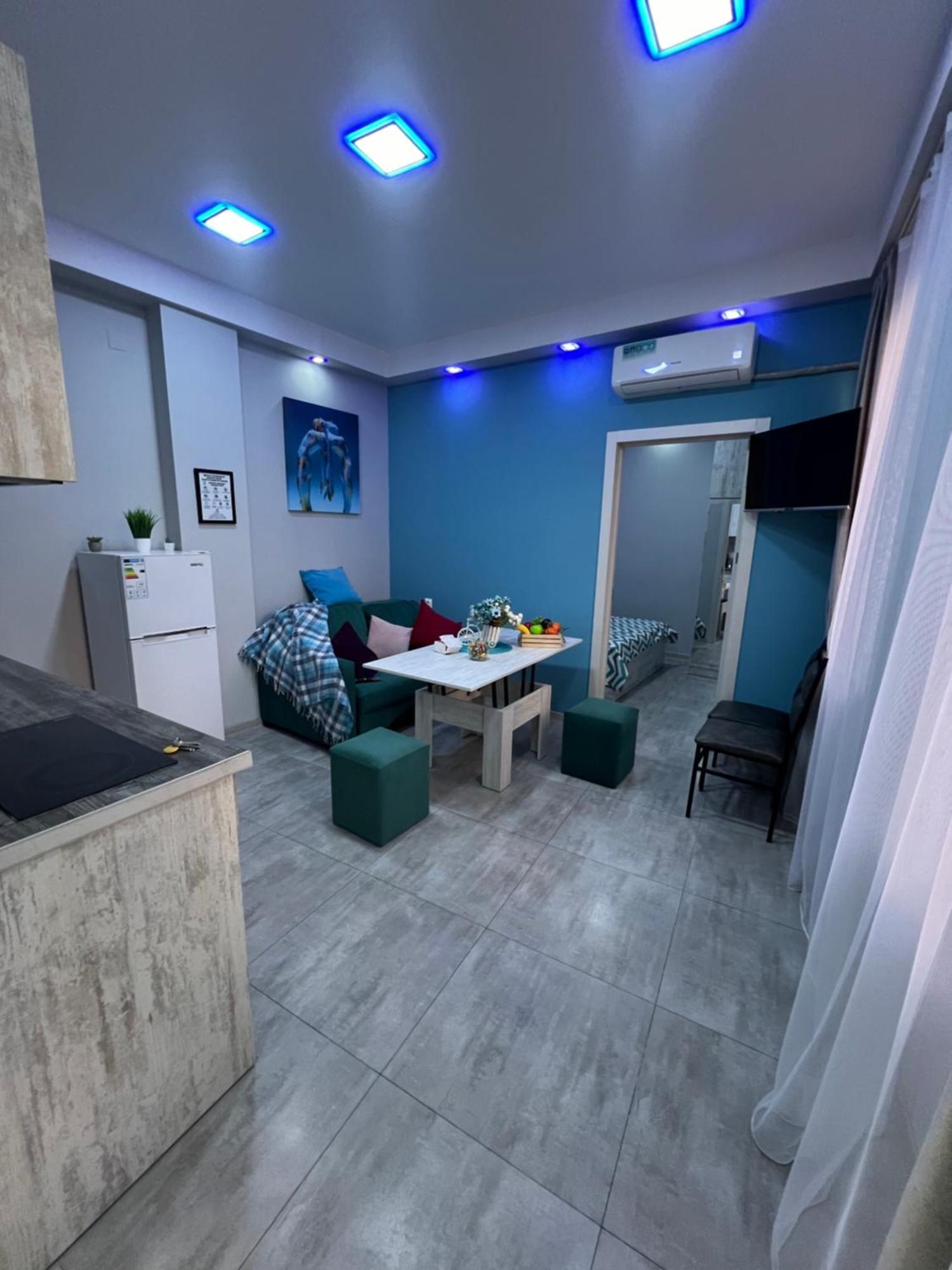 Appartamento Cool Blue Interior Self Check In Erevan Esterno foto