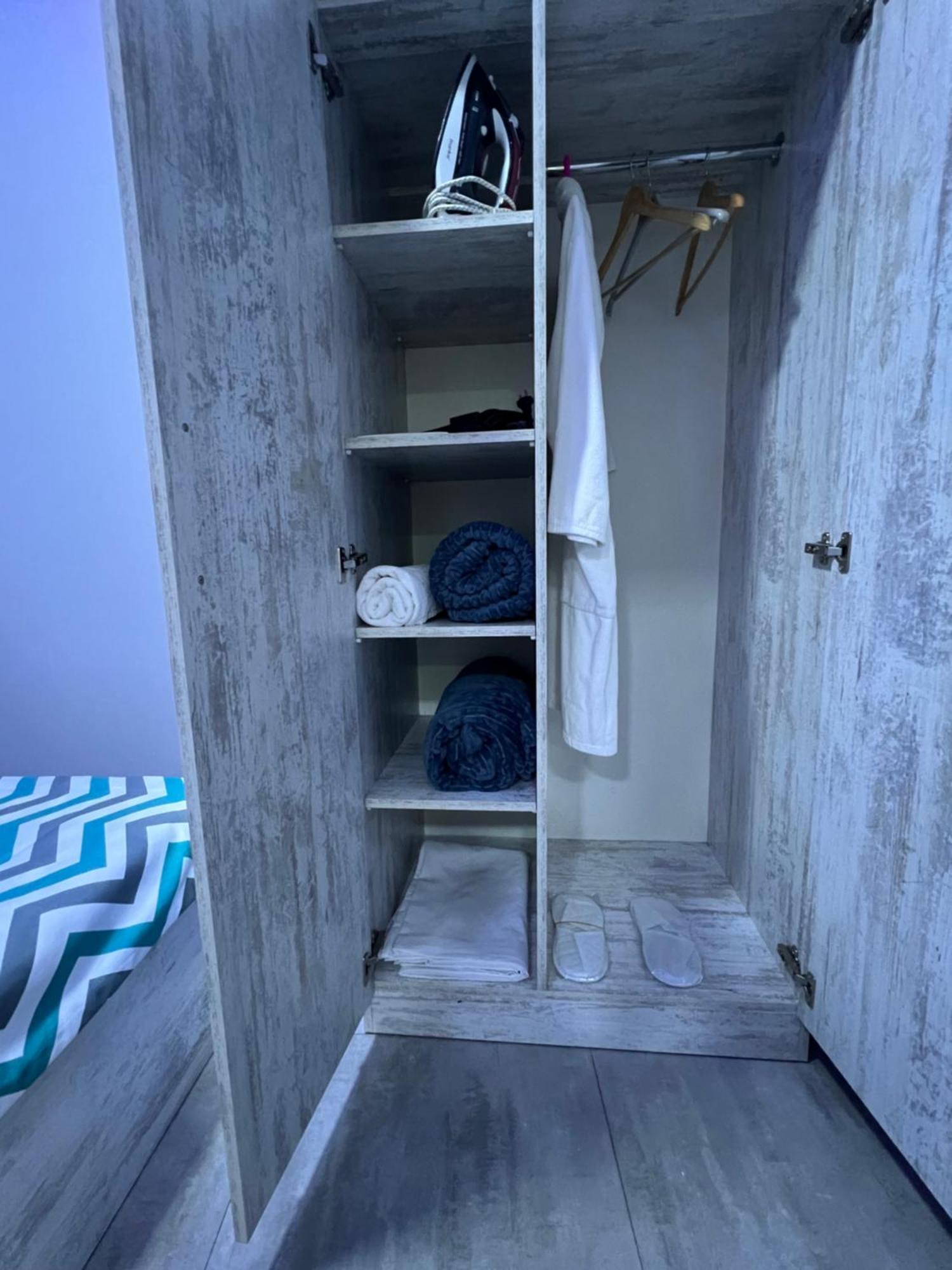 Appartamento Cool Blue Interior Self Check In Erevan Esterno foto