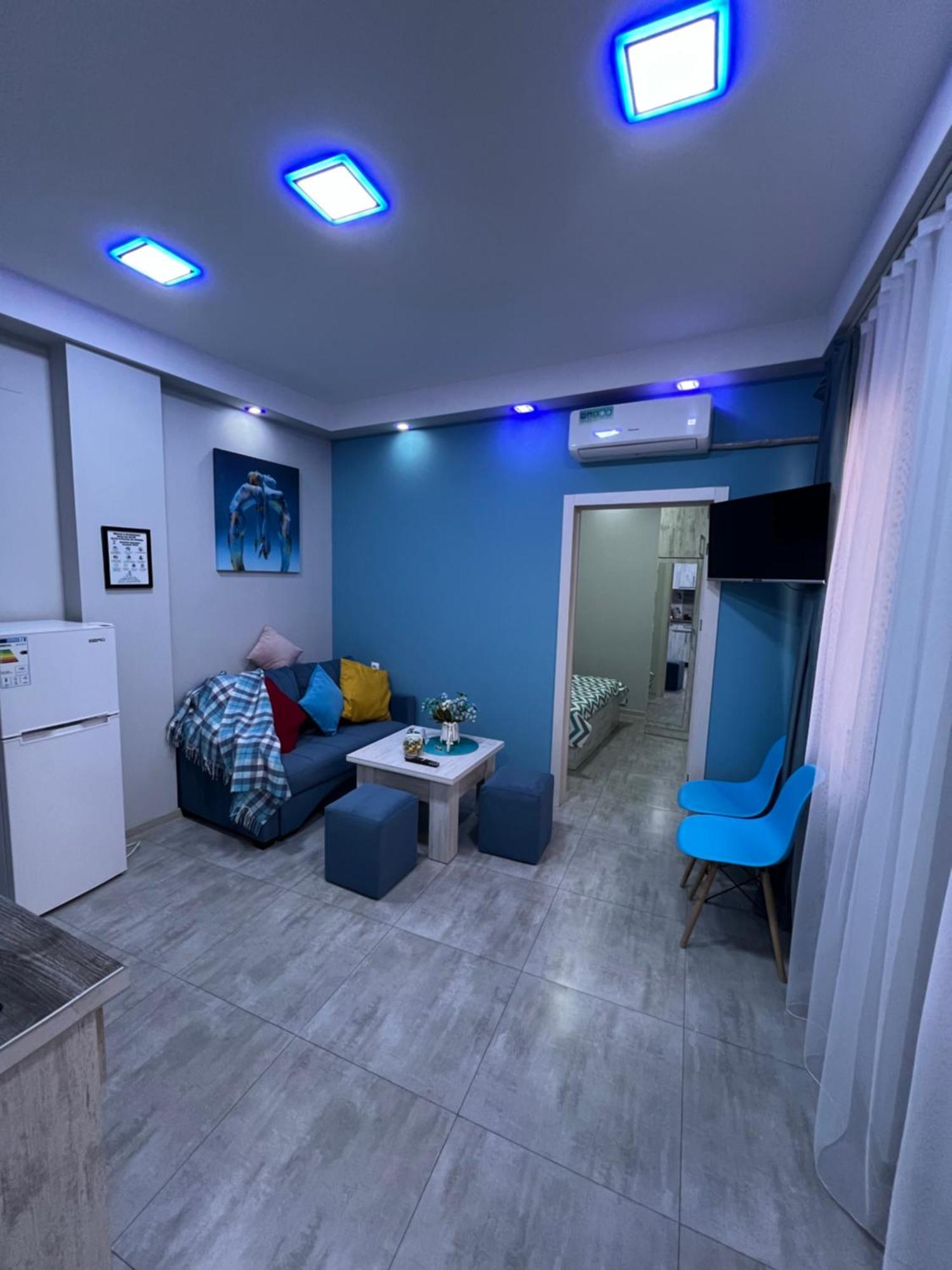 Appartamento Cool Blue Interior Self Check In Erevan Esterno foto